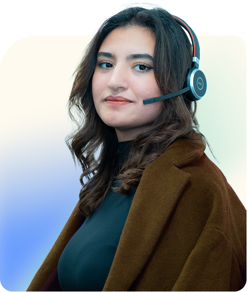 Customer service agent at Cnexia contact center